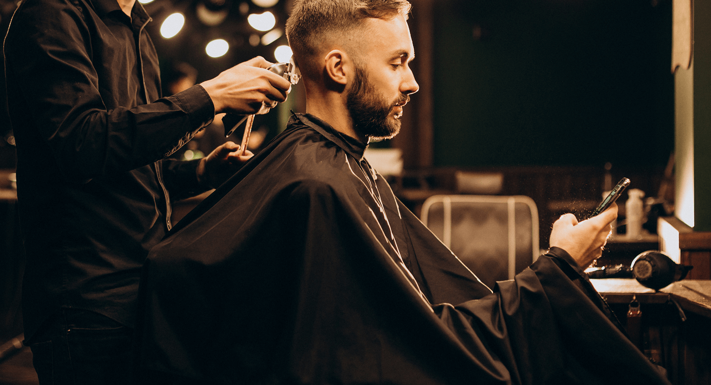 Photo barber et son client